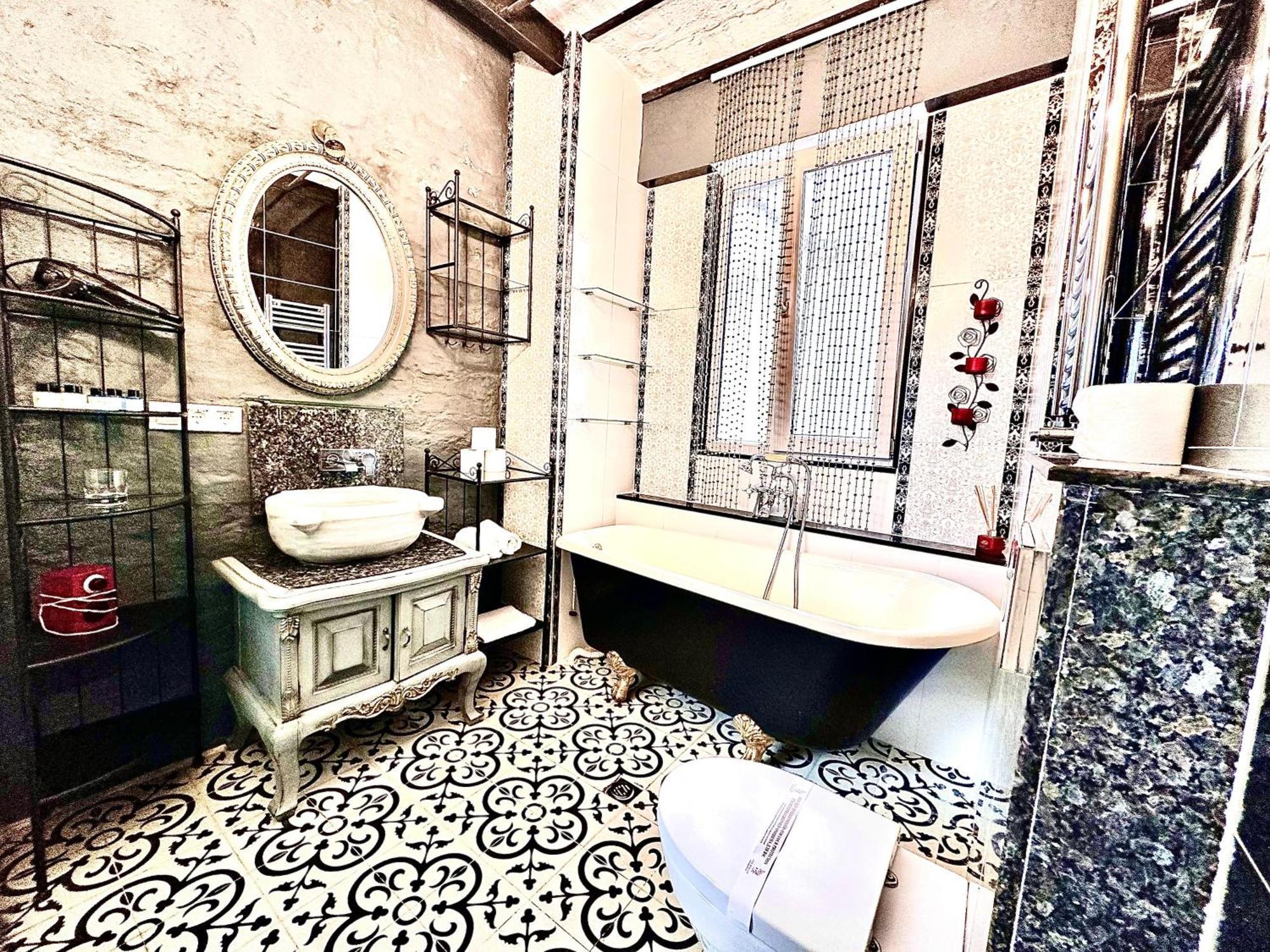 Taksim Pera Golden 3*